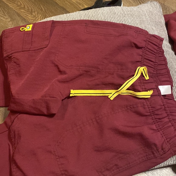 Scrubs - Picture 2 of 2